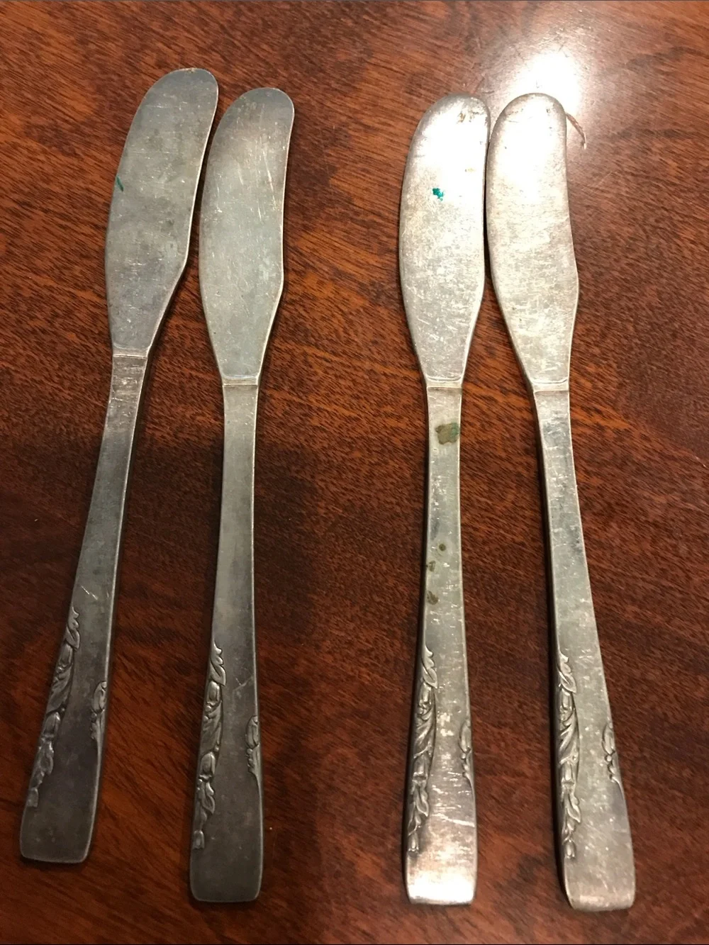 Vintage Silver-Tone Butter Spreader - Set of 4